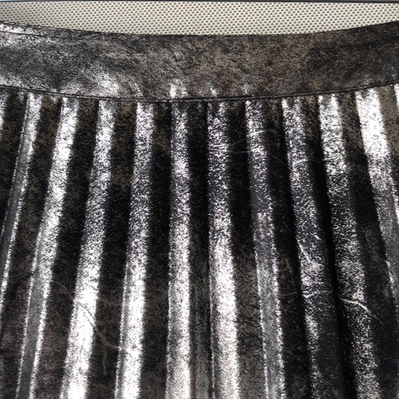 Vince Camuto Pleated Skirt - Picture 3 of 5